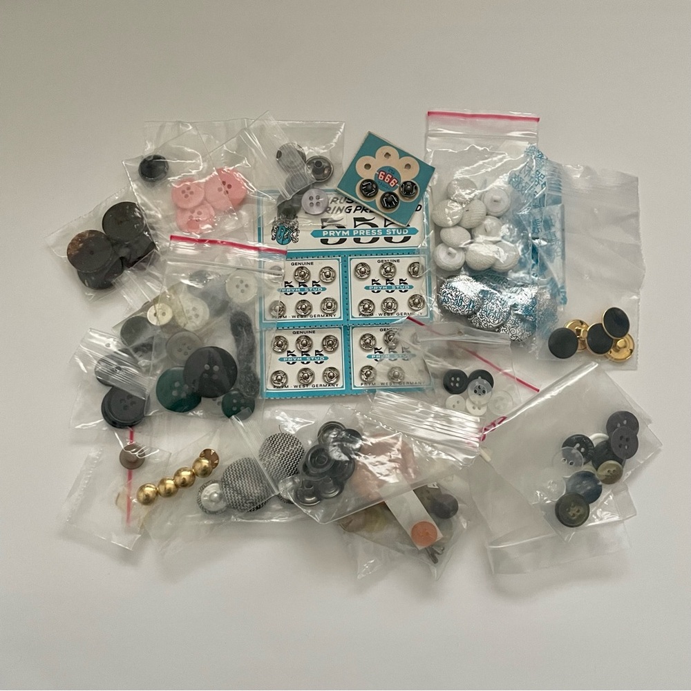 Vintage Mixed Buttons and Press Studs Lot